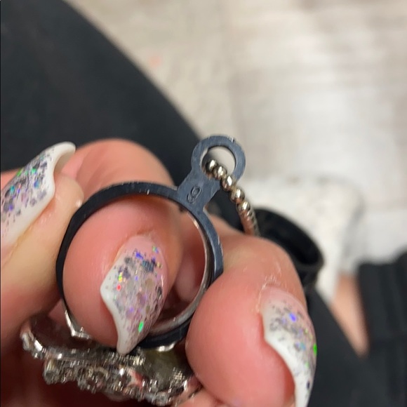 9 silver flower ring - Picture 2 of 3